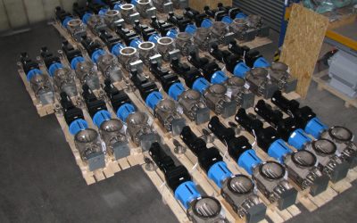 Conveyor rotary valves for pneumatic conveying of wood dust